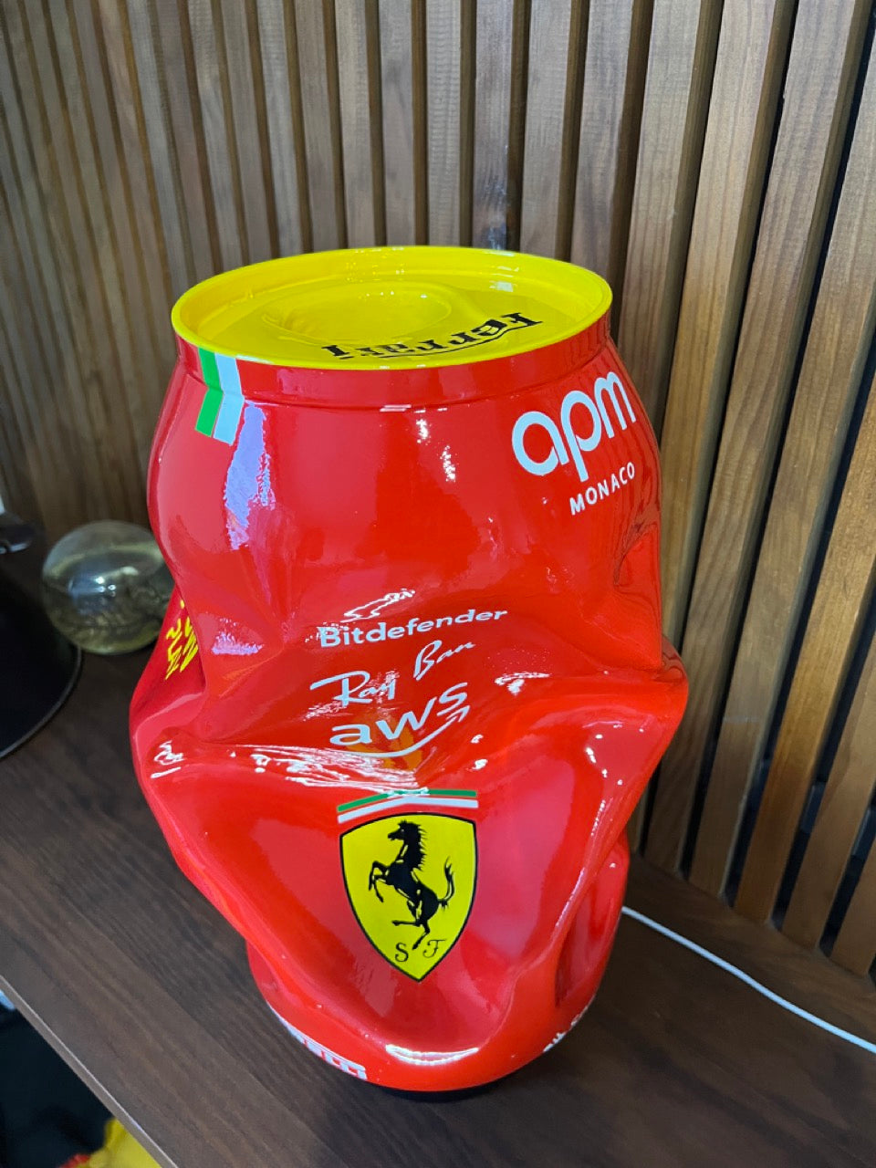 Canette XXL 40 cm F1 Ferrari