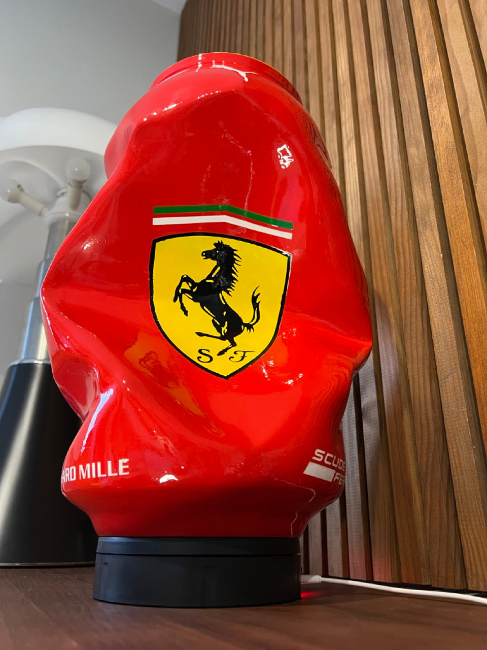 Canette XXL 40 cm F1 Ferrari