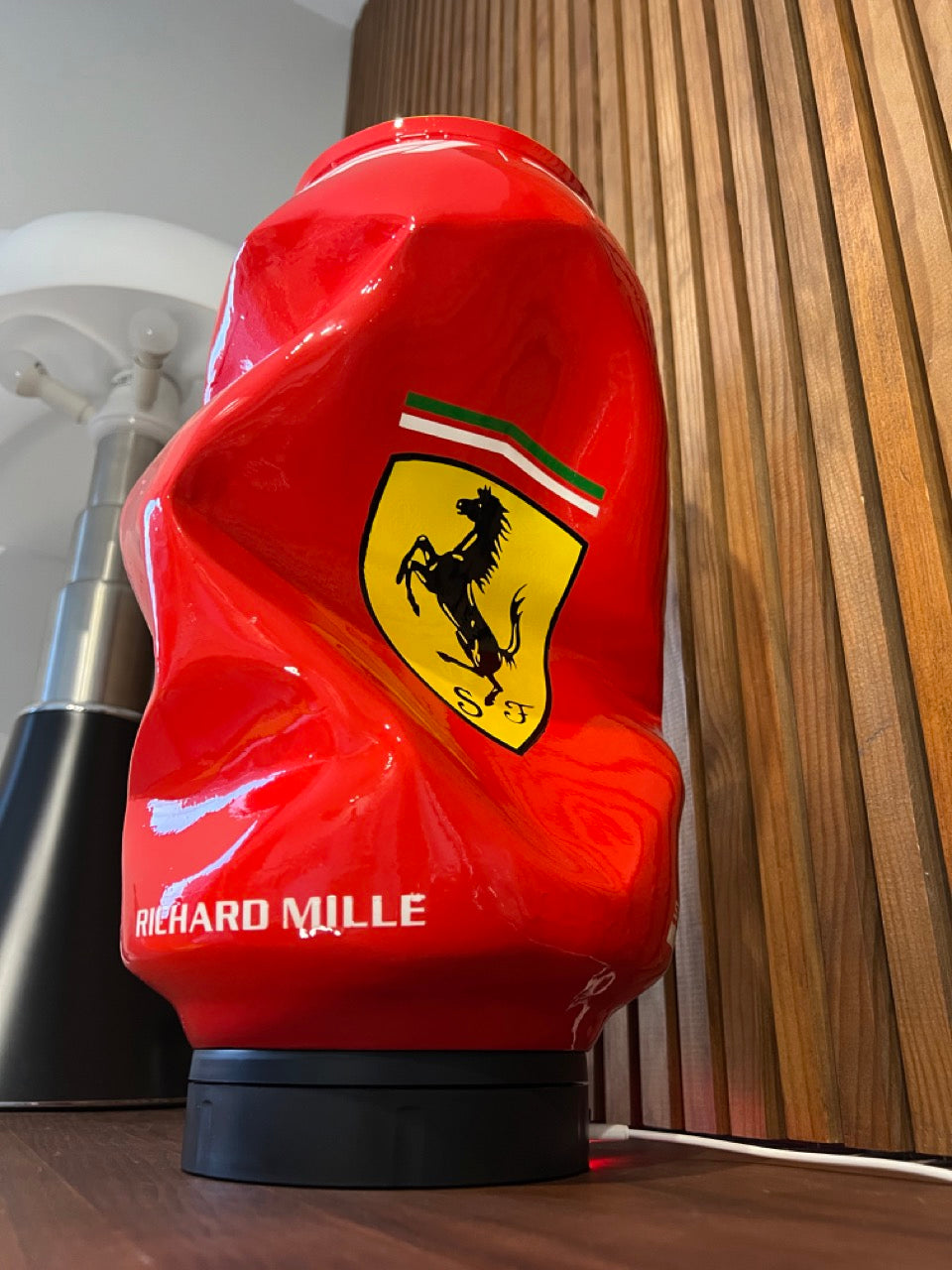 Canette XXL 40 cm F1 Ferrari