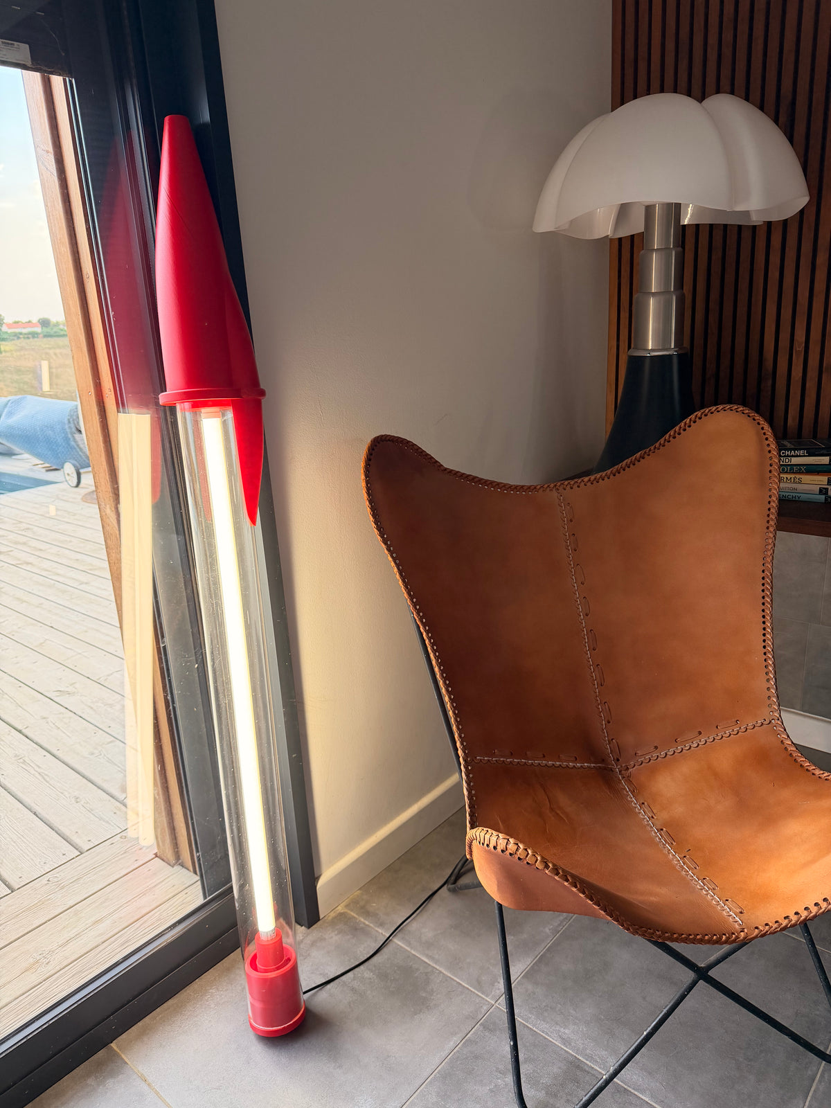Lampe Stylo Géant Rouge  – Néon LED 140 cm